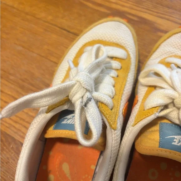 Nike Daybreak Paisley Swoosh - Picture 13 of 14